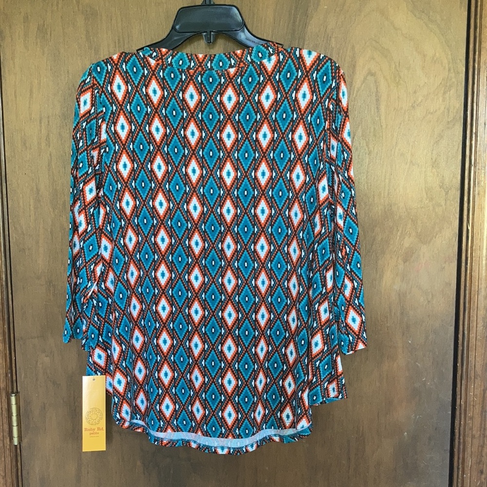 Ruby Rd top Aztec like print soft material v neck shirt w stretch boho MP - Picture 17 of 17